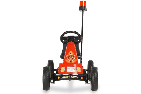 De go-cart komt inclusief stoer zwaailicht.