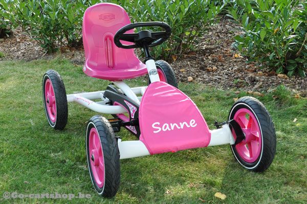 Berg Buddy met roze spoiler met naam.