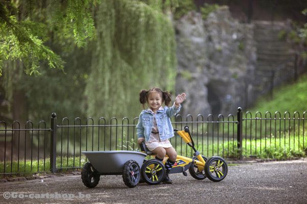 Heerlijk carten met de Buzzy en aanhanger.