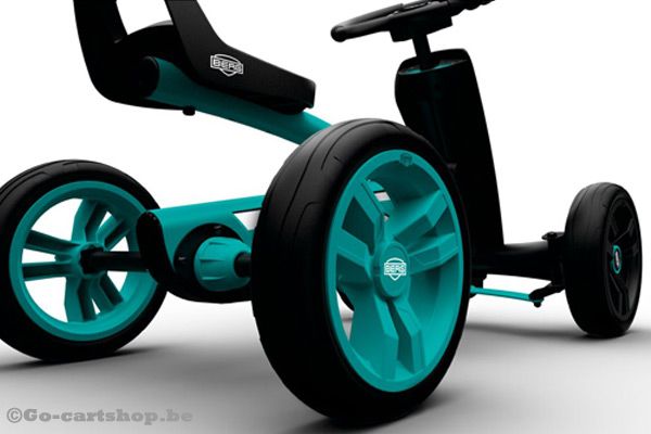 Met vier fluisterstille EVA banden.