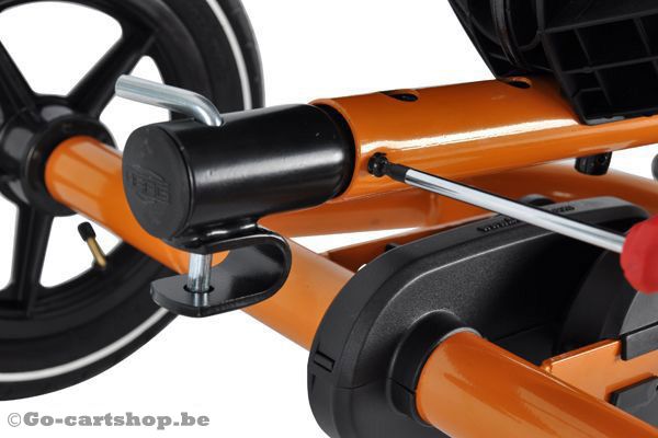 Gemakkelijk te monteren aan de go-cart.