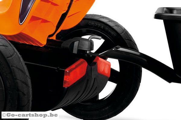 De aanhanger kunt u eenvoudig koppelen.