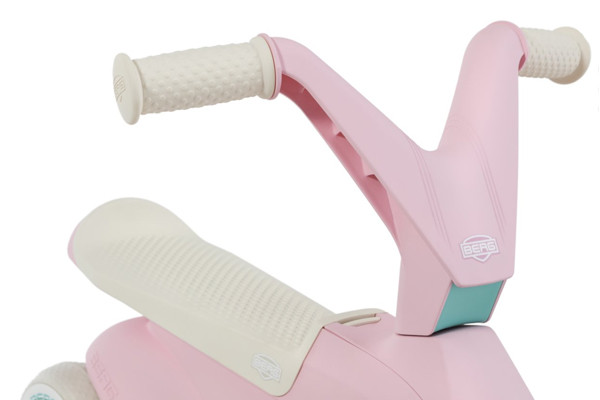 Langwerpig zadel die meegroeit.