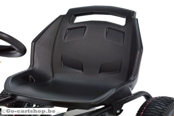 Ergonomisch gevormde kuipstoel.