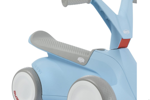 Groeit mee dankzij het lange zadel.