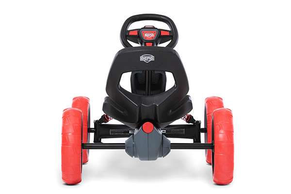 Voorzien van een lage kuipstoel.