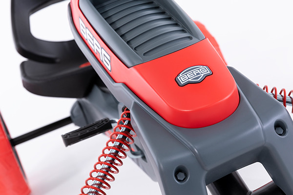 Met stoere voorspoiler.