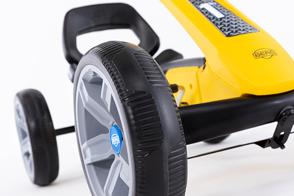 Uitgerust met 10" inch EVA banden die nooit lek raken.